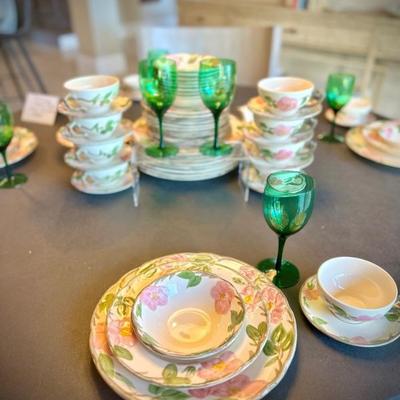 Franciscan "Desert Rose" china set - 60+ pieces