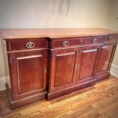 Henredon buffet (matches dining table and chest)