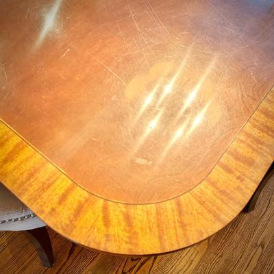 Henredon mahogany dining table with two leaves (1 shown) - matches buffet and chest