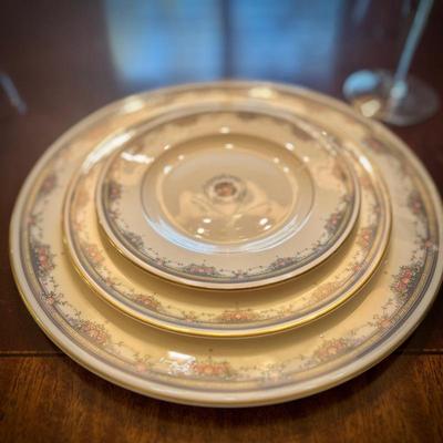 Royal Doulton "Albany" - 30+ pieces