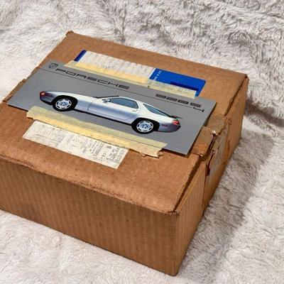 (250) Porsche 928S Sales Brochures
