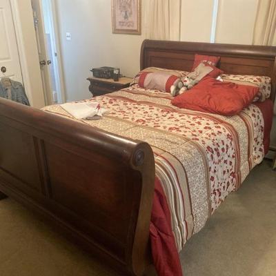 Lot 9 | Queen Size Bed & Contents
