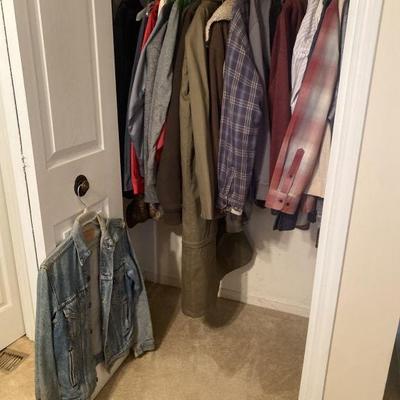 Lot 21 | Contents Of Closet
