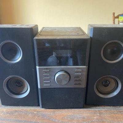 Lot 71 | GPX Radio & CD Player

