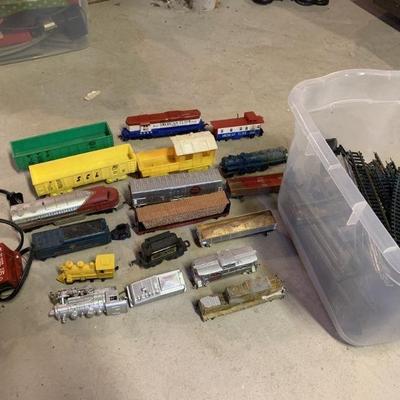 Lot 148 | Toy Trains & Track Lot Includes American Flyer
