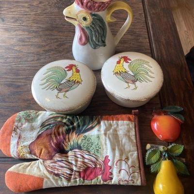 Lot 92 | Vintage Rooster Wall Pockets & More
