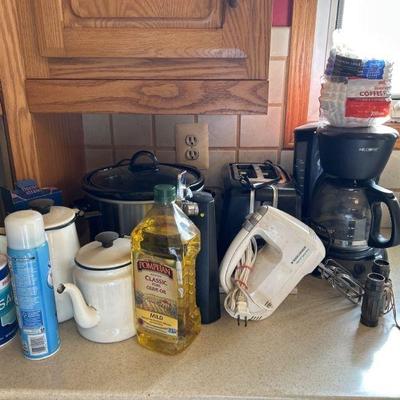 Lot 89 | Contents Of Counter
