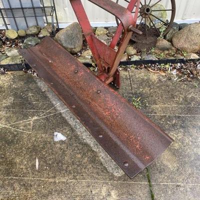 Lot 263 | Tractor Plow

