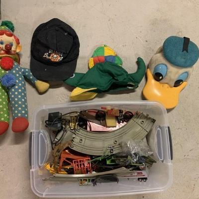 Lot 195 | Vintage Toys & Hat Lot
