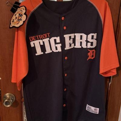 Lot 58 | Vintage Detroit Tigers Jersey & Patch

