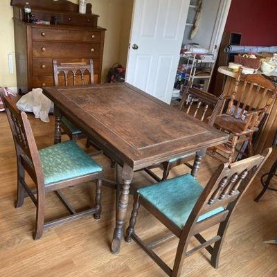 Lot 59 | Vintage Kitchen Table With 4 Chairs
