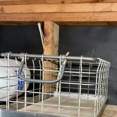 Wire basket