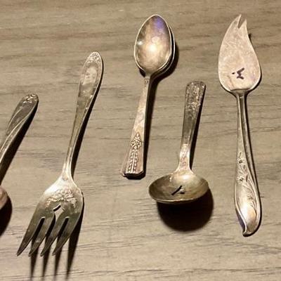 Small spoons and forks
