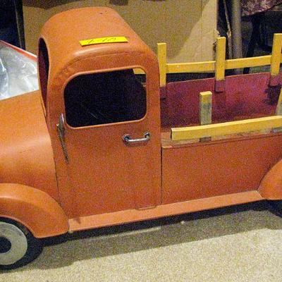 Metal Farm Truck Planter