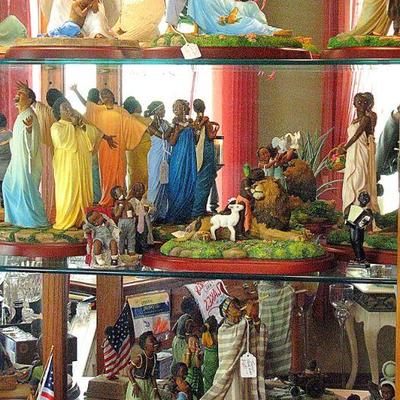 Thomas Blackshear Statues