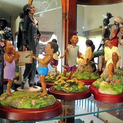 Thomas Blackshear Statues