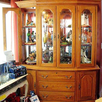 Kincaid Solid Oak Lighted Hutch
