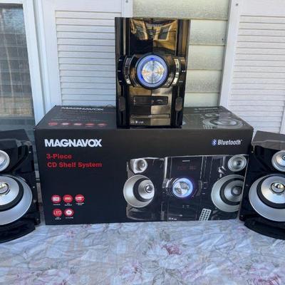Magnavox 3 Piece CD Shelf System

