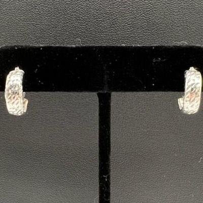 18K White Gold Hoop Earrings
