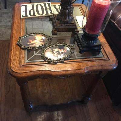 end table $35
27 X 22 X 21"
2 available