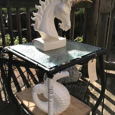 table $18
16 X 16 X 20"