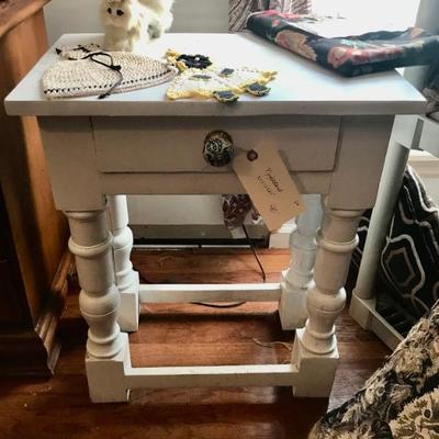 nightstand $40
20 12 X 24"