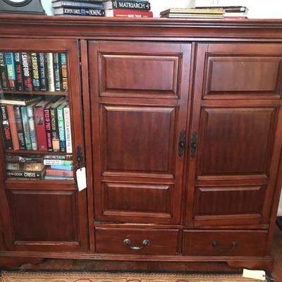 bookcase $ 129
67 X 26 X 55"