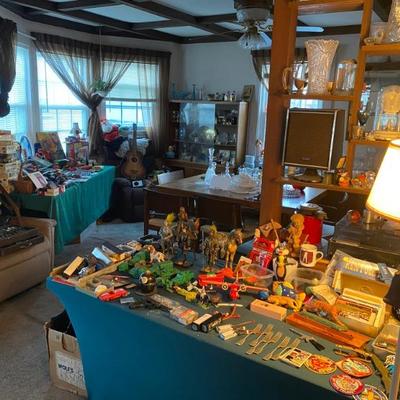 Sale Photo Thumbnail #1: Estate Sales By Olga in Cranford, NJ