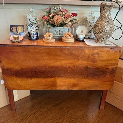 Antique cherry gateleg drop leaf table