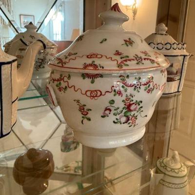 Antique porcelain lidded bowl