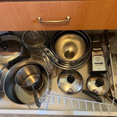 BEE172- Various Revere Cooking Pots & Pyrex Double Boiler 
