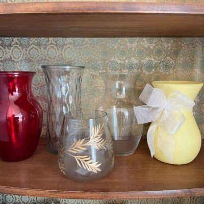 BEE014- Assorted Glass Vases 
