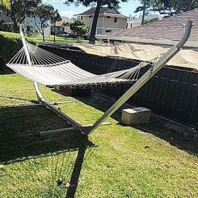 BEE184 - Large Hammock with Steel Frame