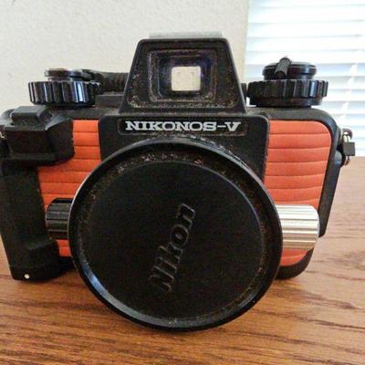 BEE182-NIKON Nikonos V Underwater 35mm Camera