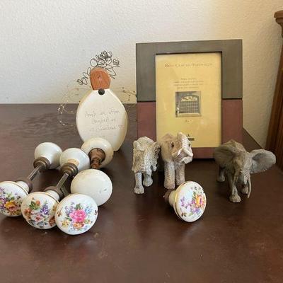 BEE187- Various Home Decor & Vintage Porcelain Door Knobs