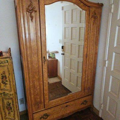 BEE028-Stunning Armoire Cabinet With Beautiful Beveled Glass Mirror