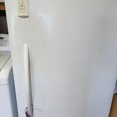 BEE075 - Frigidaire Upright Freezer 