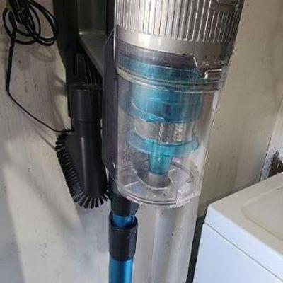 BEE039 - Cordless Vacuum Cleaner