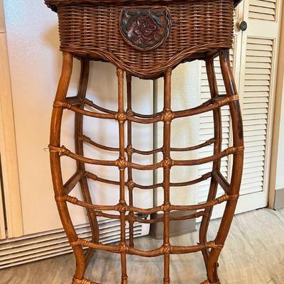 BEE030- Woven Bamboo Entry Way Table