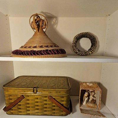 BEE154-Very Interesting Display Pieces