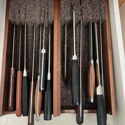 BEE061- Various Kitchen Knives