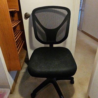 BEE140-Adjustable Rolling Desk Chair W/Mesh Back