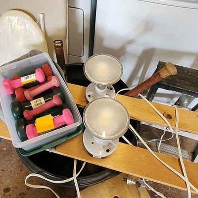 BEE112 - Mishmash of Miscellaneous Household Goods