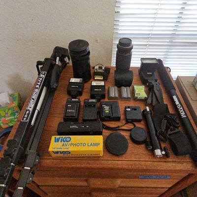 BEE190-Fantastic Collection Of Camera Accessories For The Photo Enthusiasts 