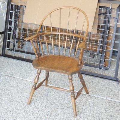 Antique Maple Colonial American Bowback Armrest Dining Chair