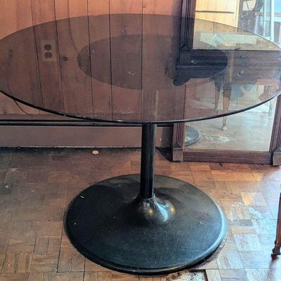 Vintage MCM glass top Tulip style table