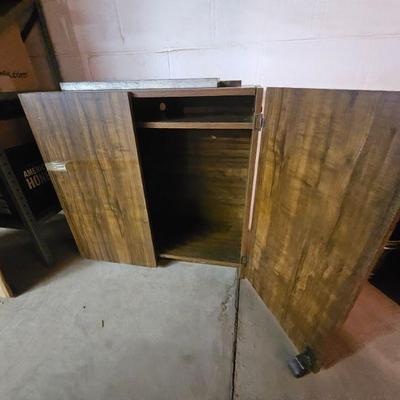 Rolling storage cabinet