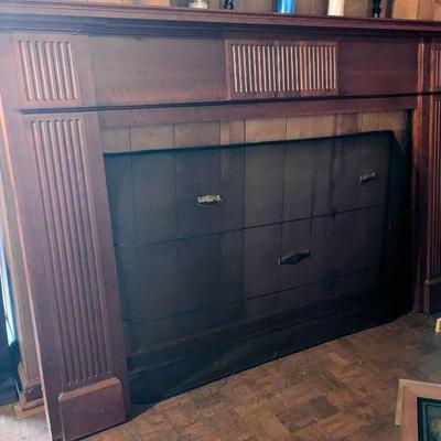 Wood mantle and fire screen