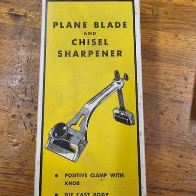 Plane blade and chisel sharpener