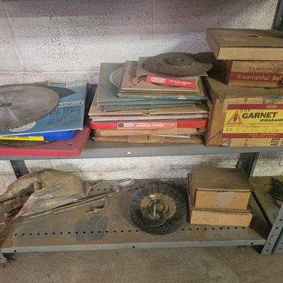 Sanding discs and pads
